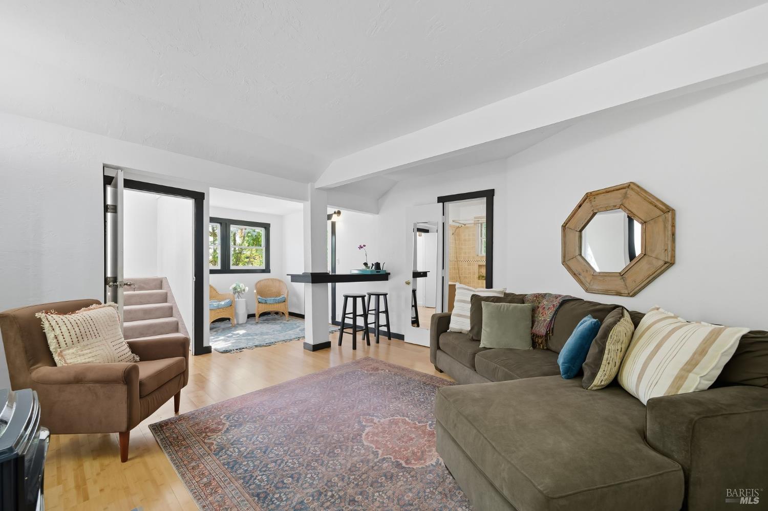 53 Foothill Rd