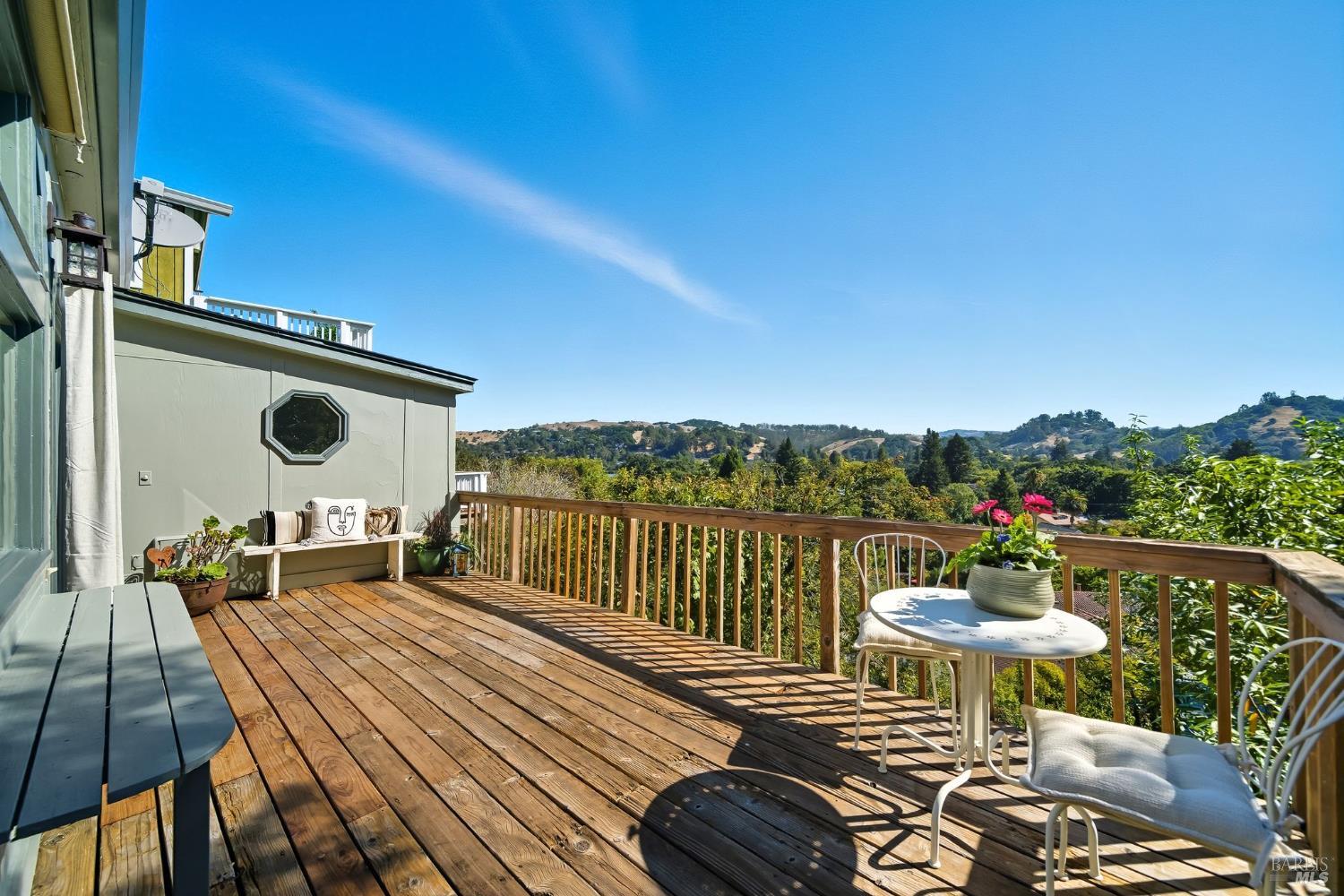 53 Foothill Rd