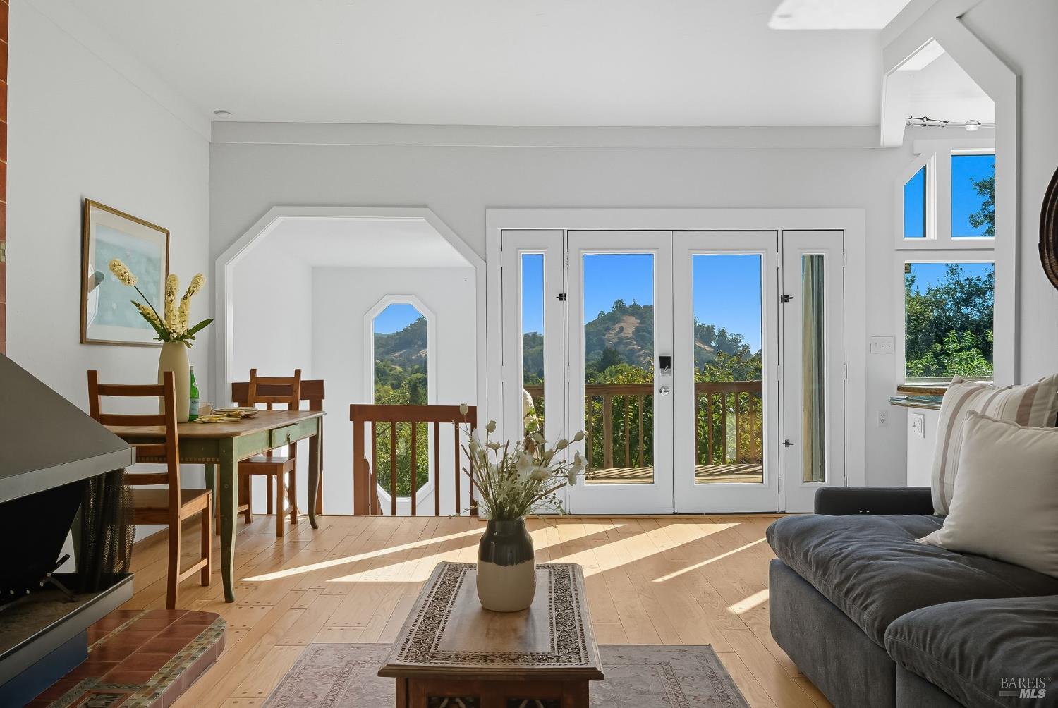 53 Foothill Rd