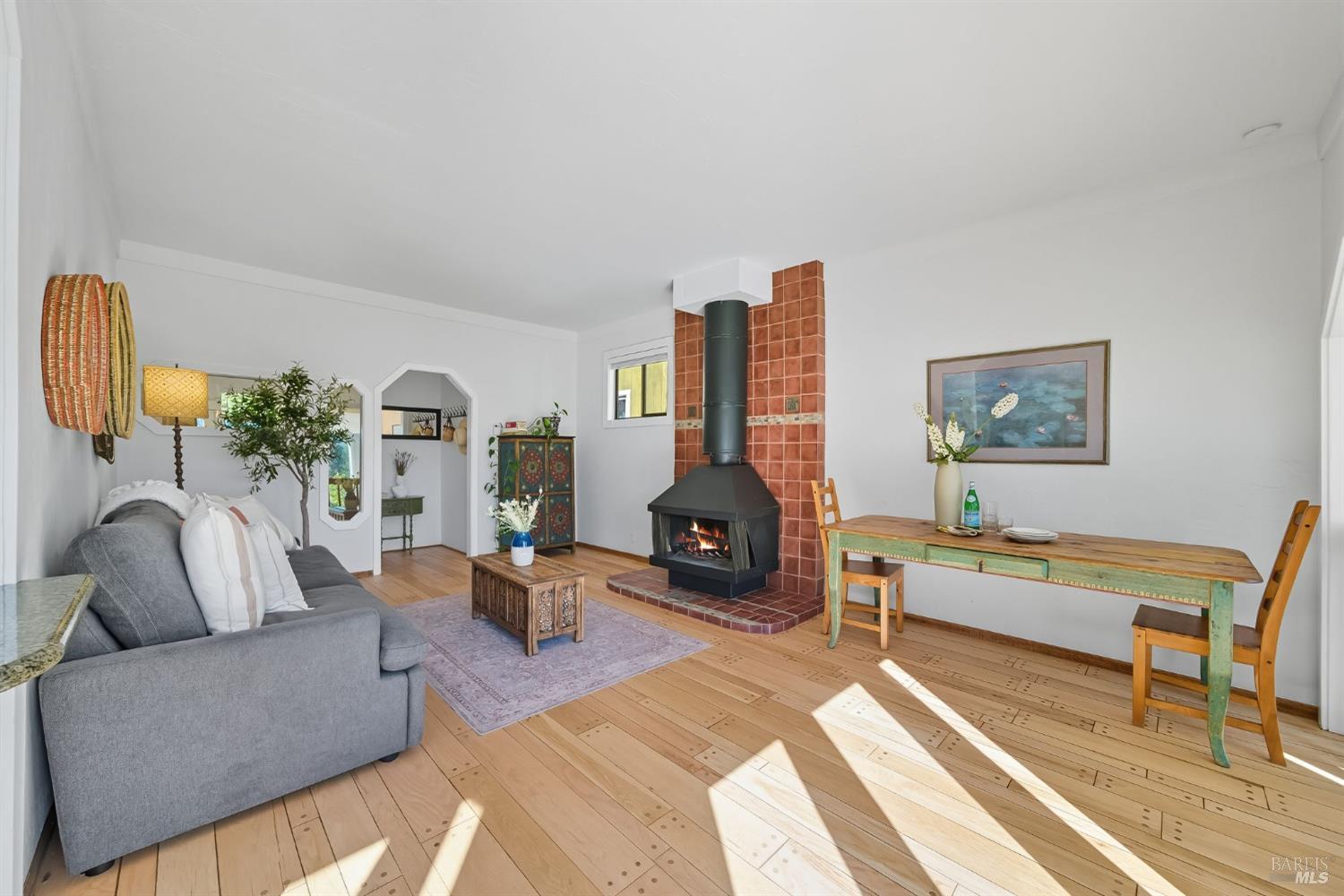 53 Foothill Rd