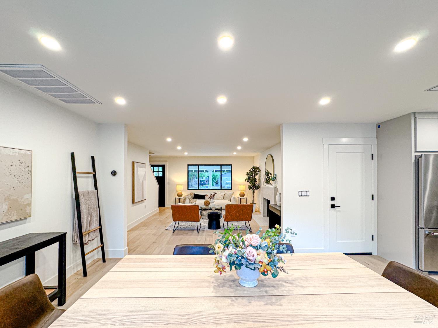 284 Blackstone Dr