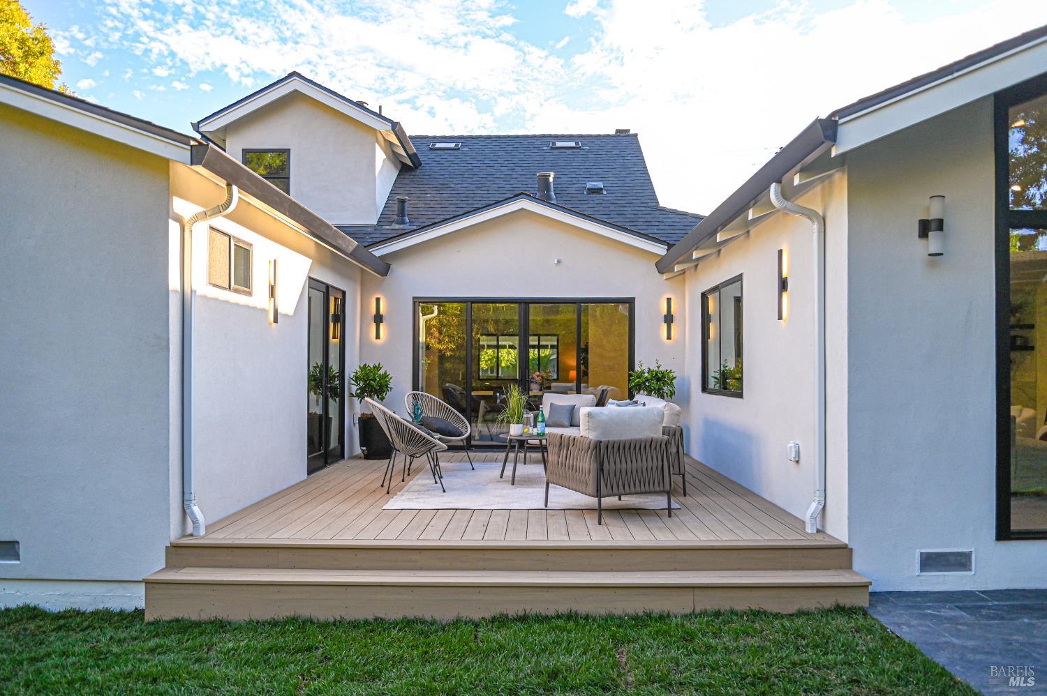 284 Blackstone Dr
