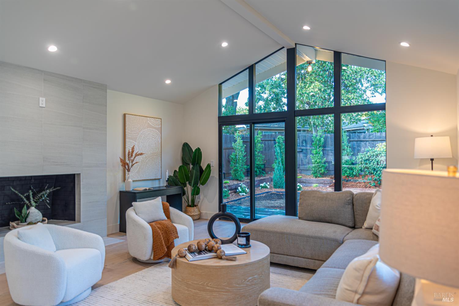 284 Blackstone Dr