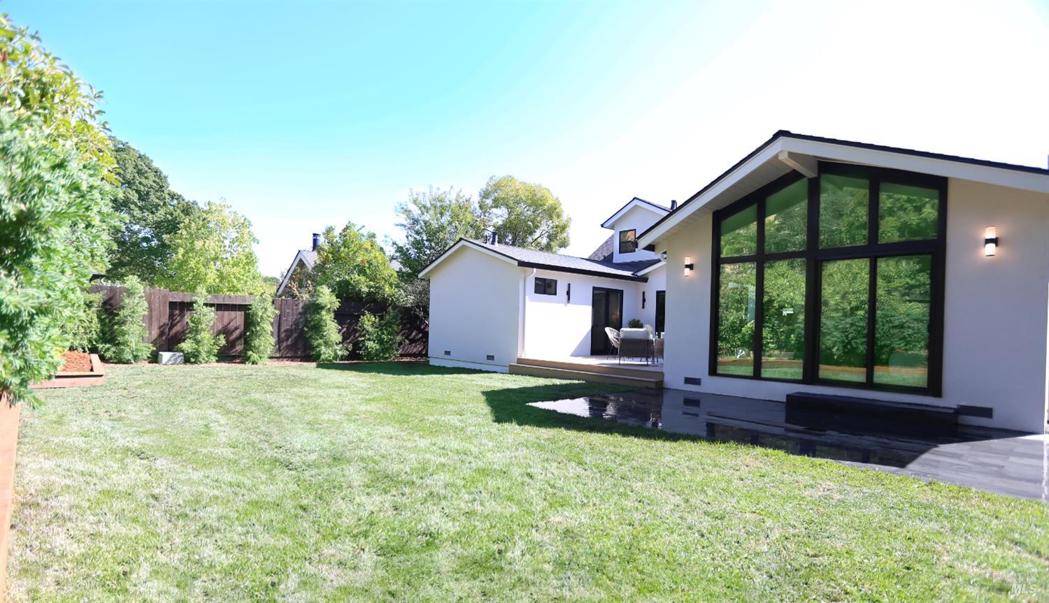 284 Blackstone Dr