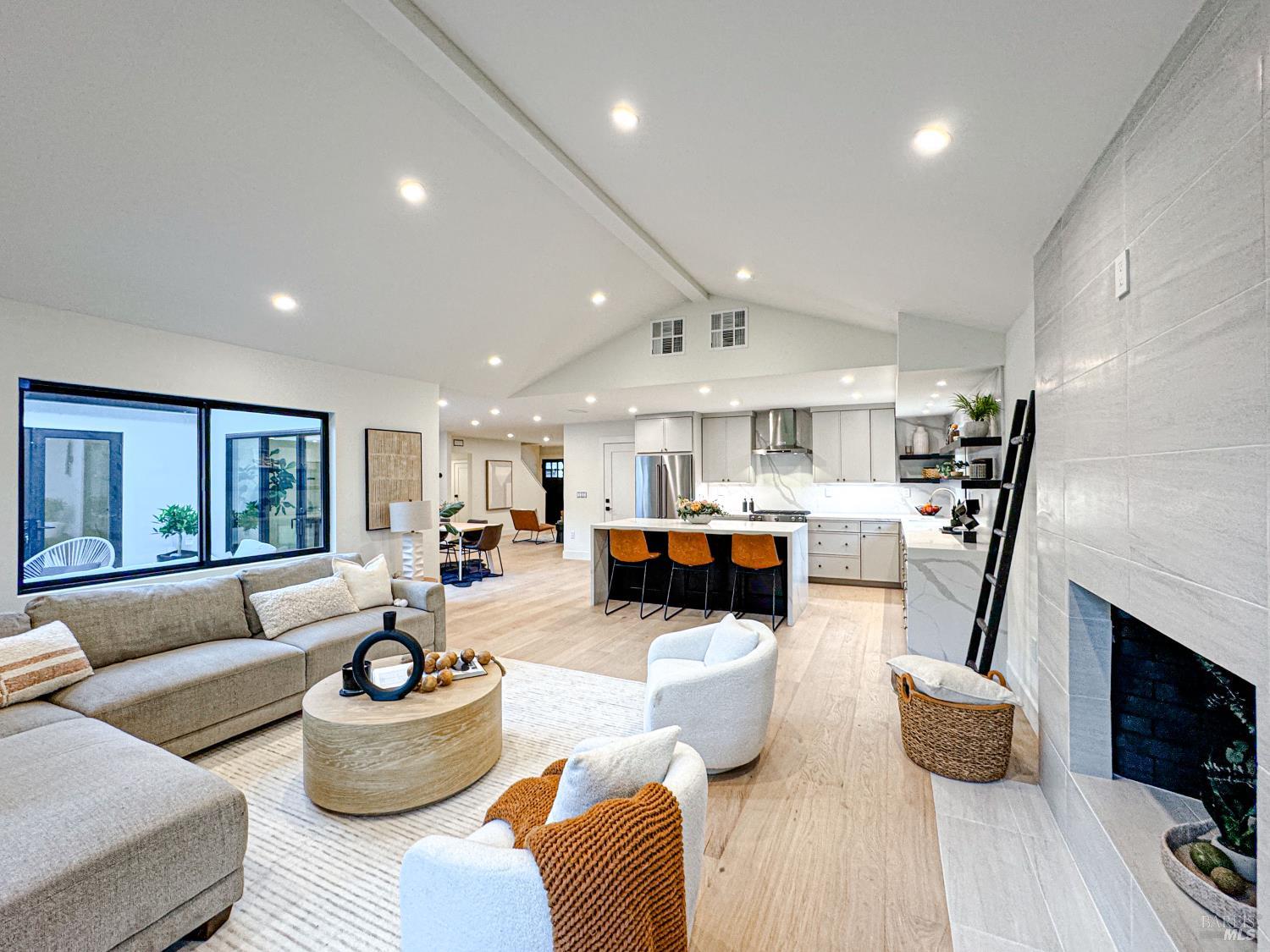284 Blackstone Dr