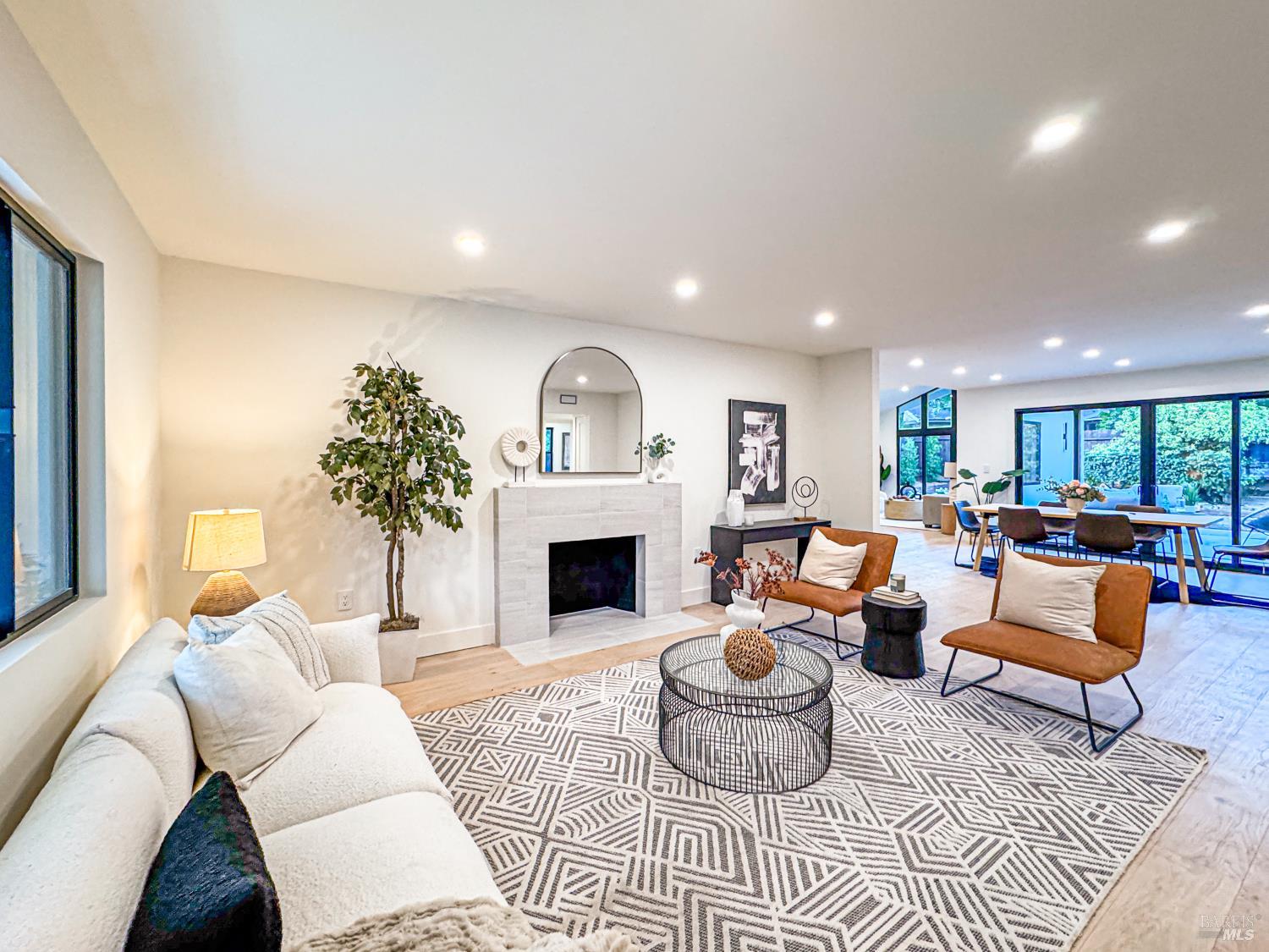 284 Blackstone Dr