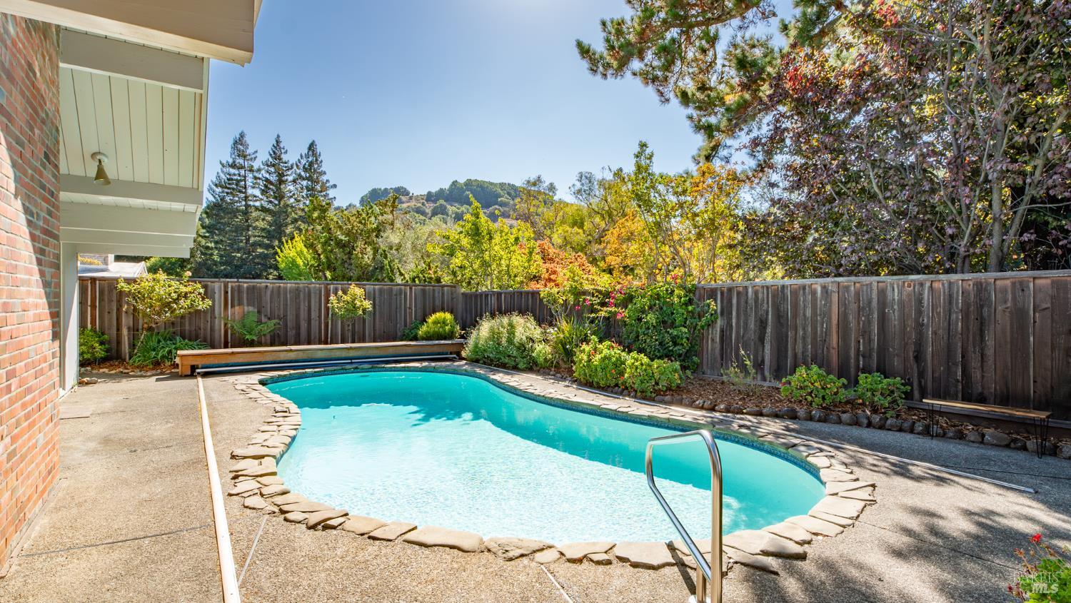 19 Mount Lassen Dr