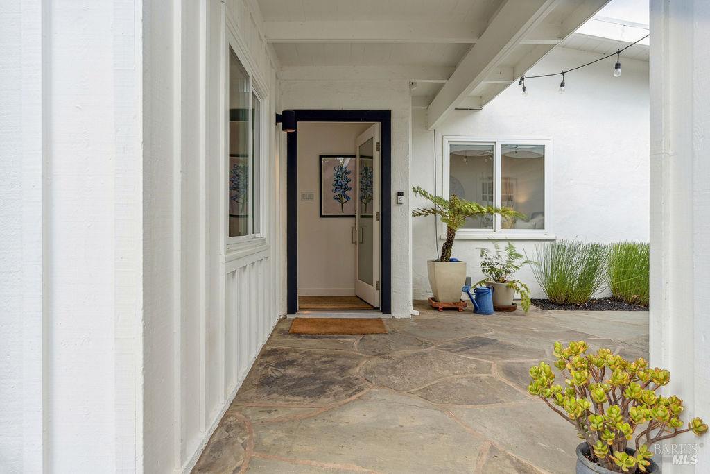 82 Meadow Dr