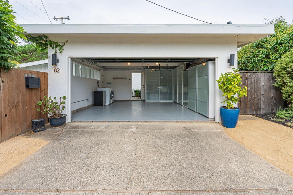 82 Meadow Dr