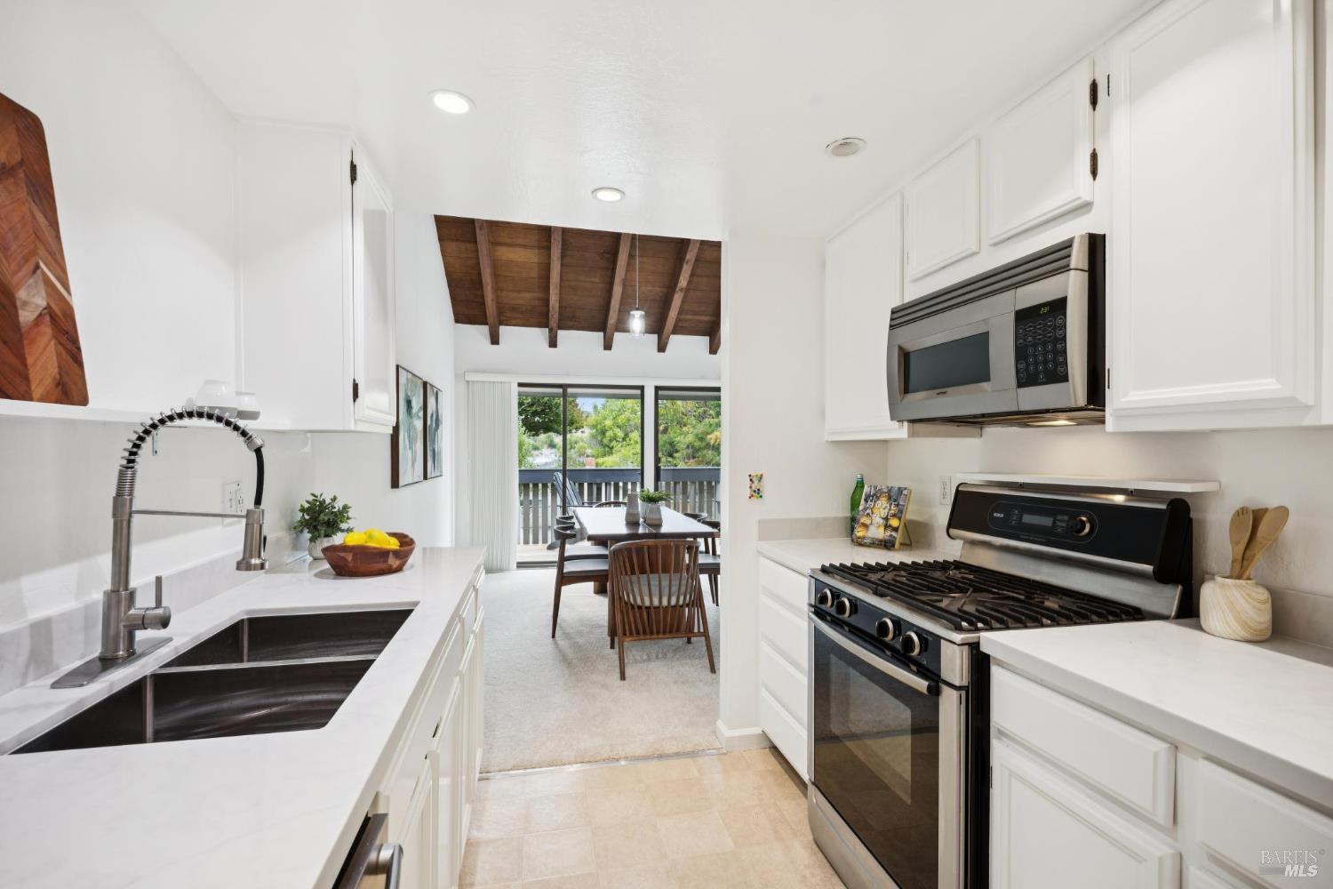 64 Blackstone Dr
