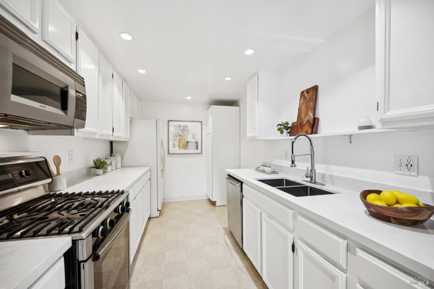 64 Blackstone Dr