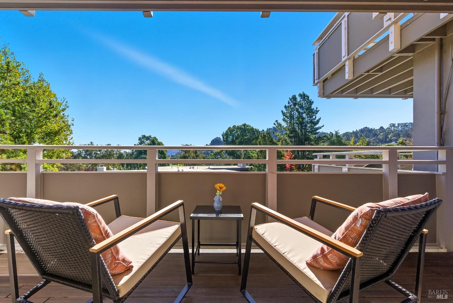 109 Pixley Ave