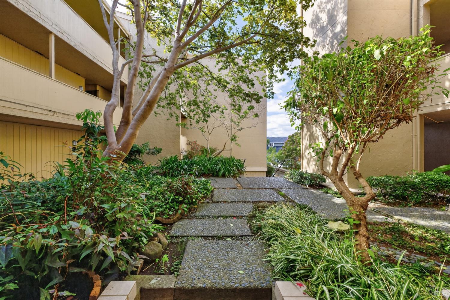 1370 Townview Ave #205