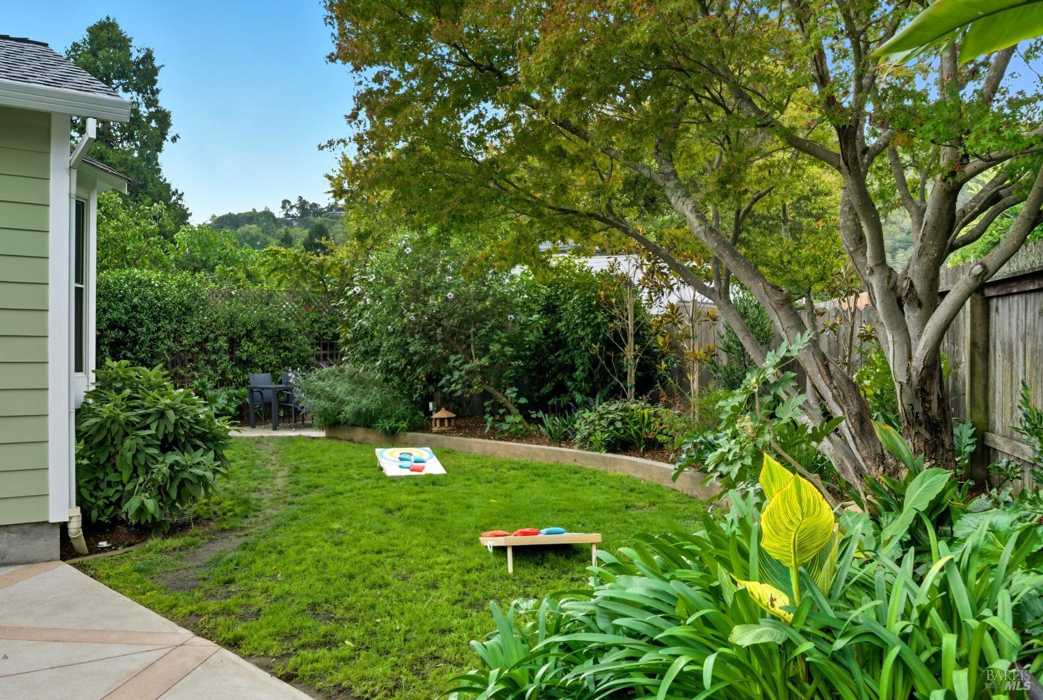 4 Meadow Ave