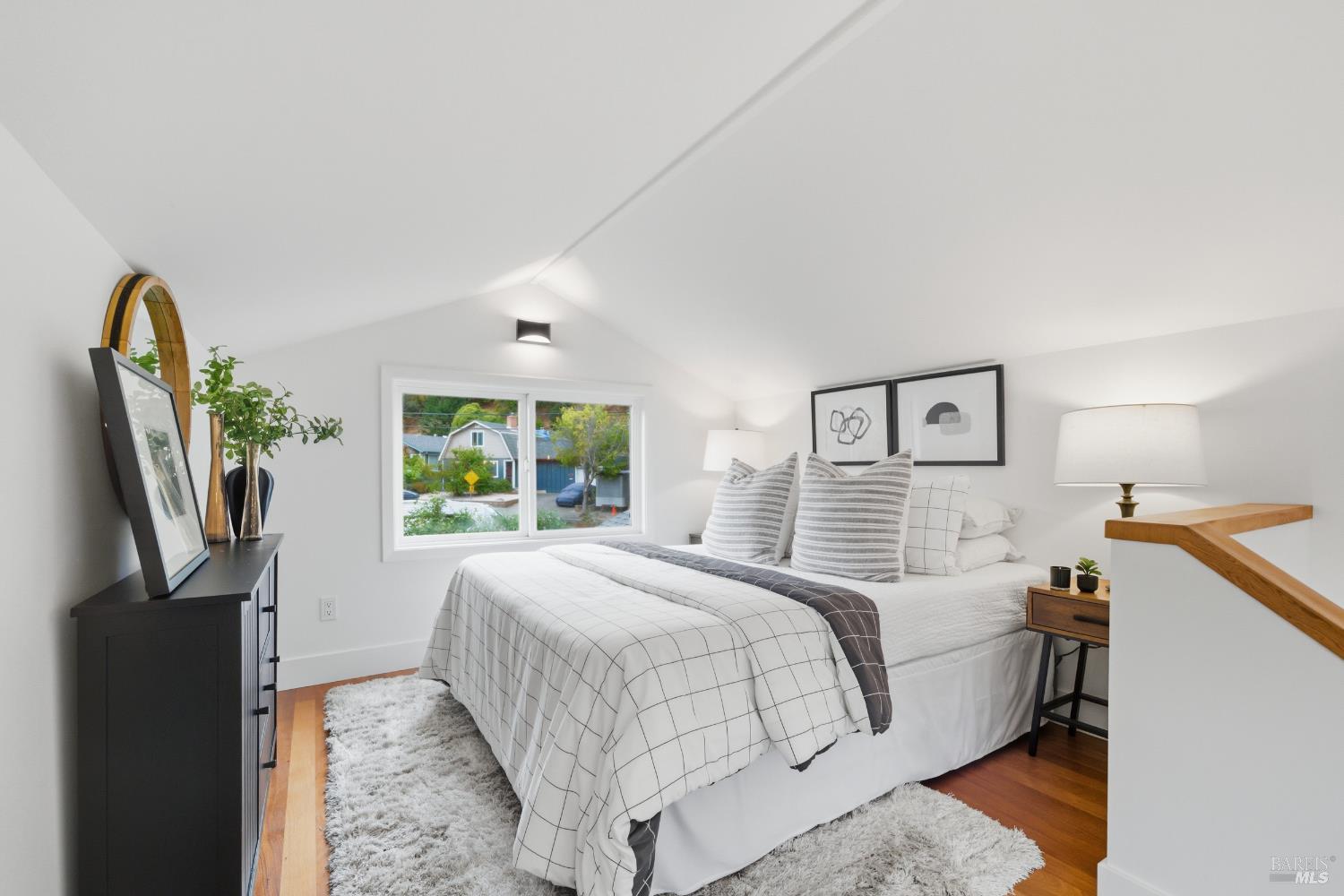 4 Meadow Ave