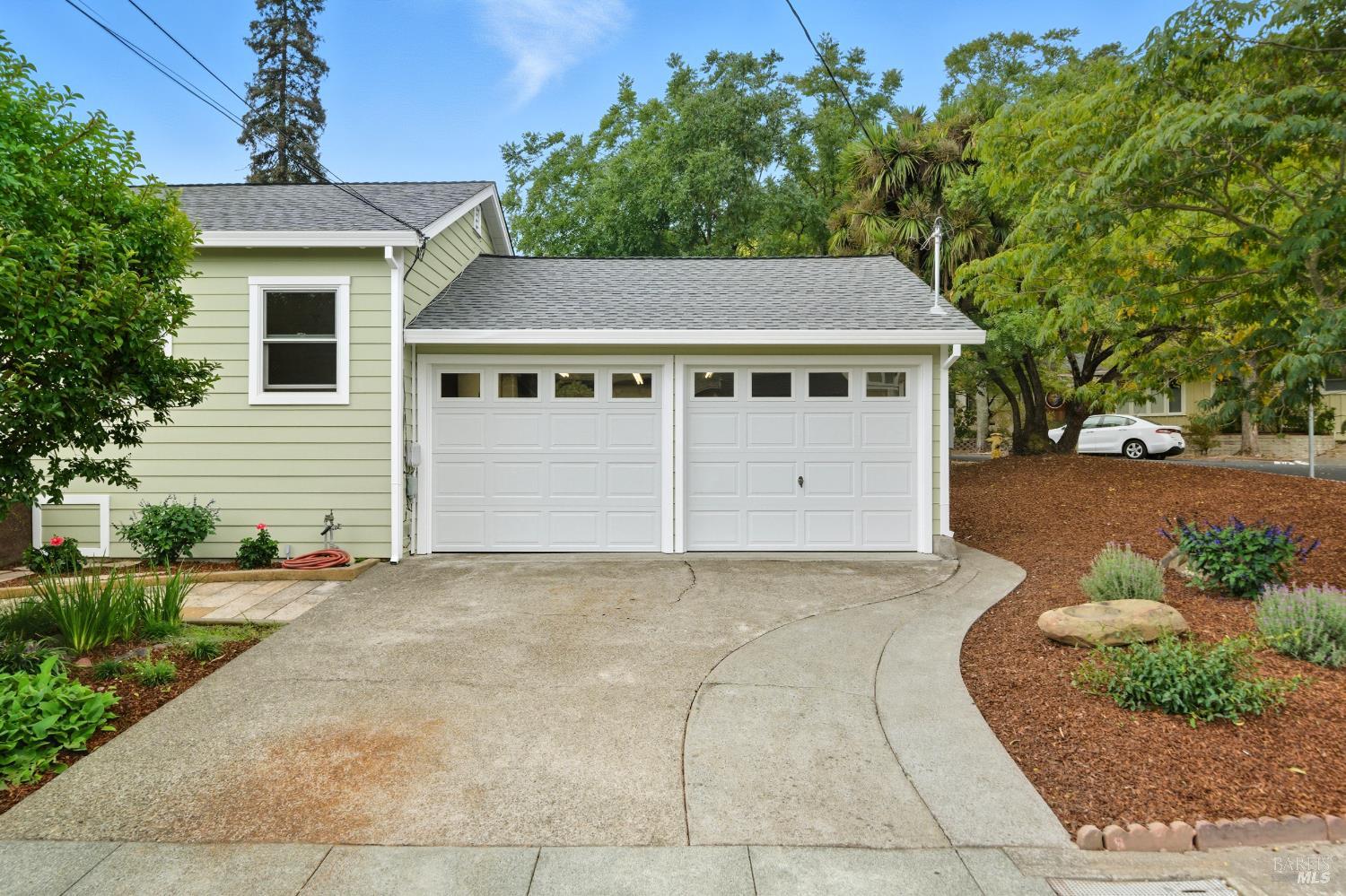 4 Meadow Ave