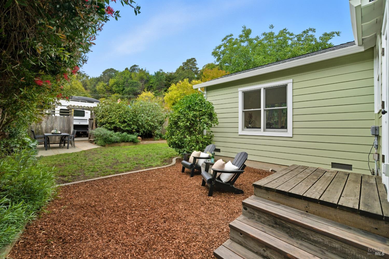 4 Meadow Ave