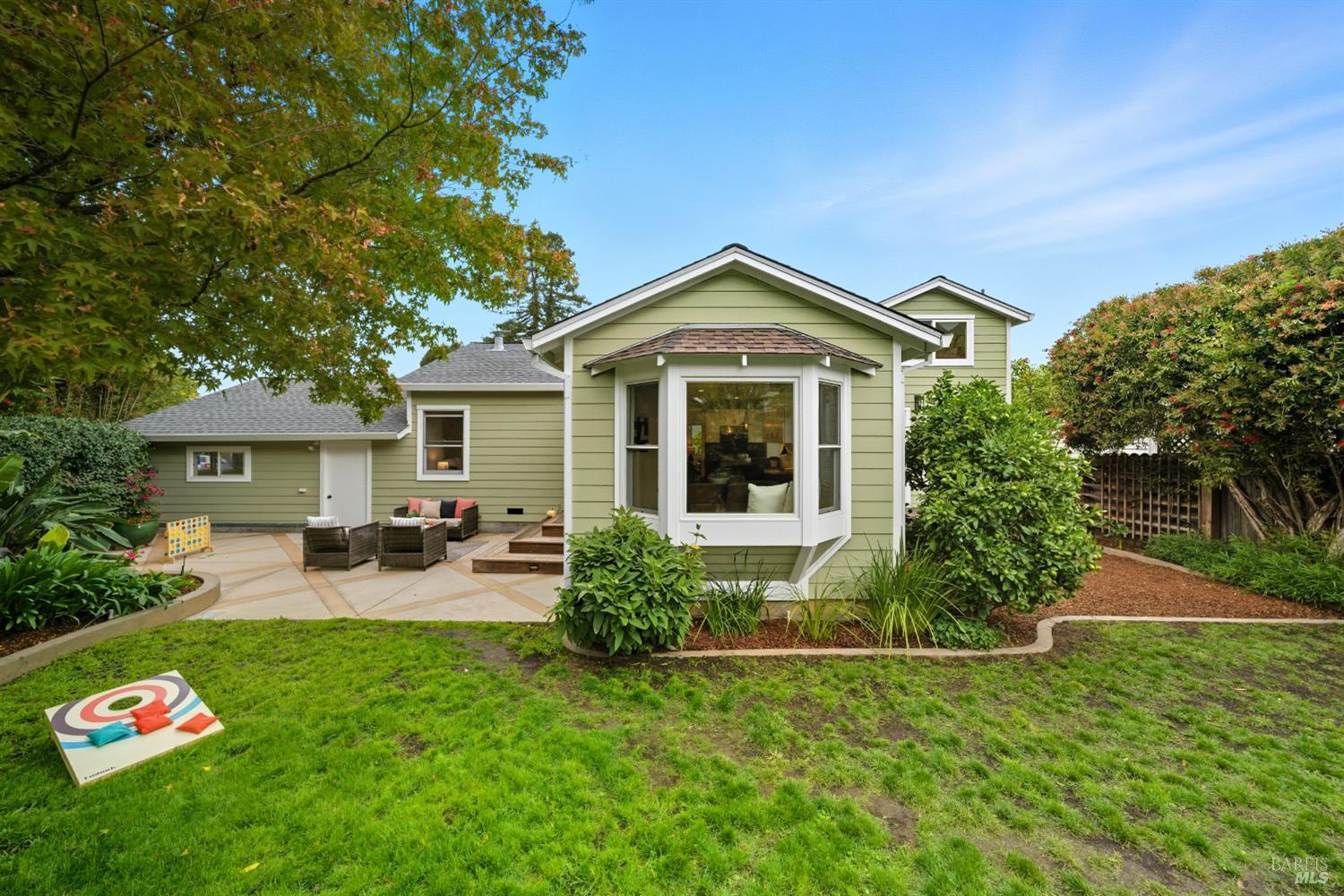 4 Meadow Ave