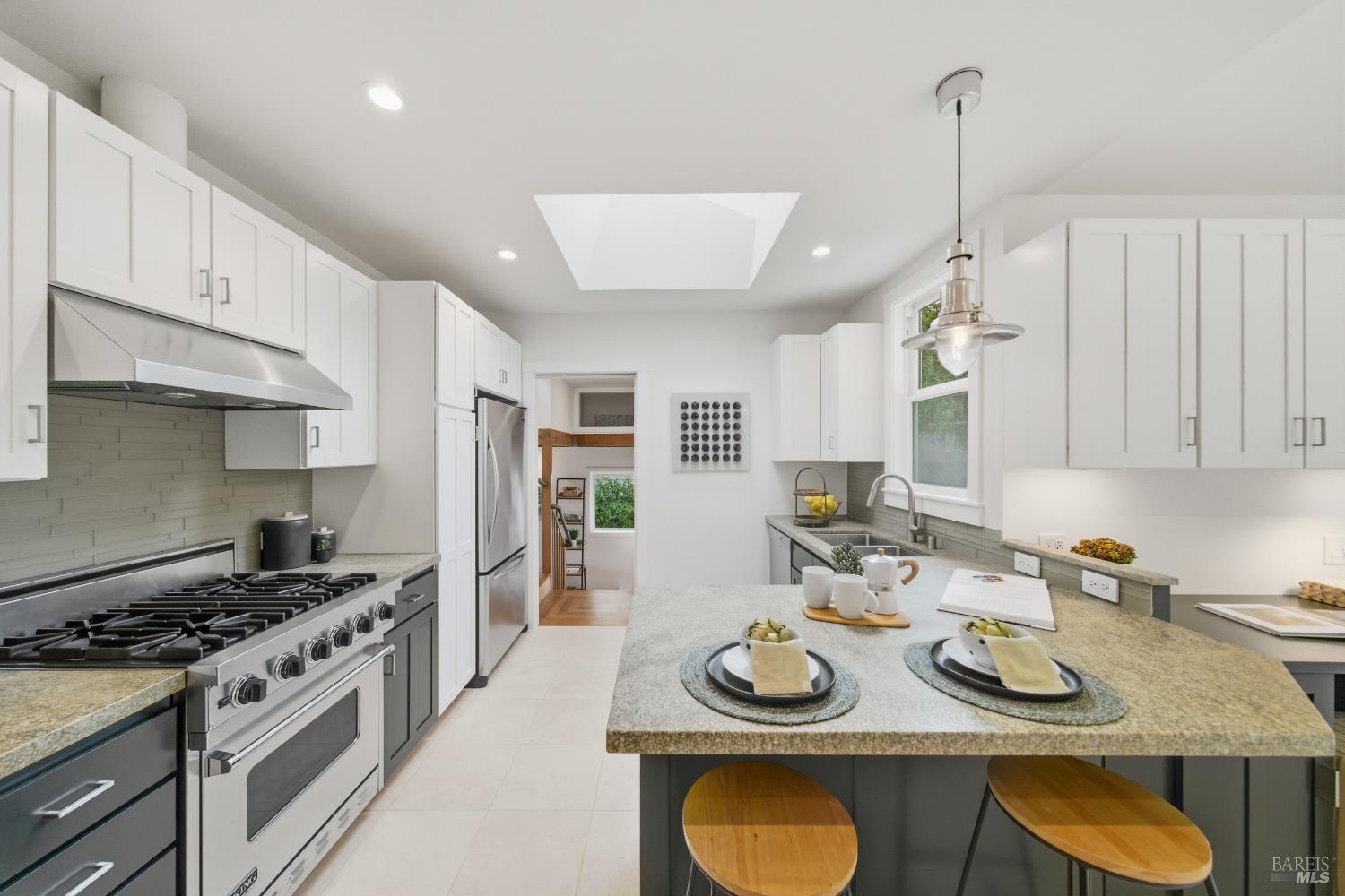 4 Meadow Ave