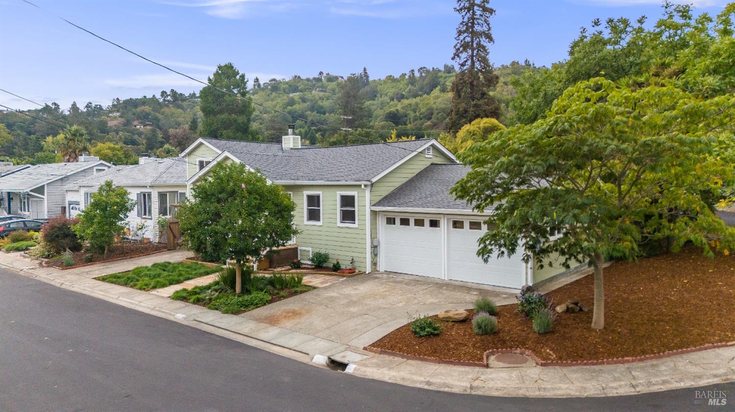 4 Meadow Ave