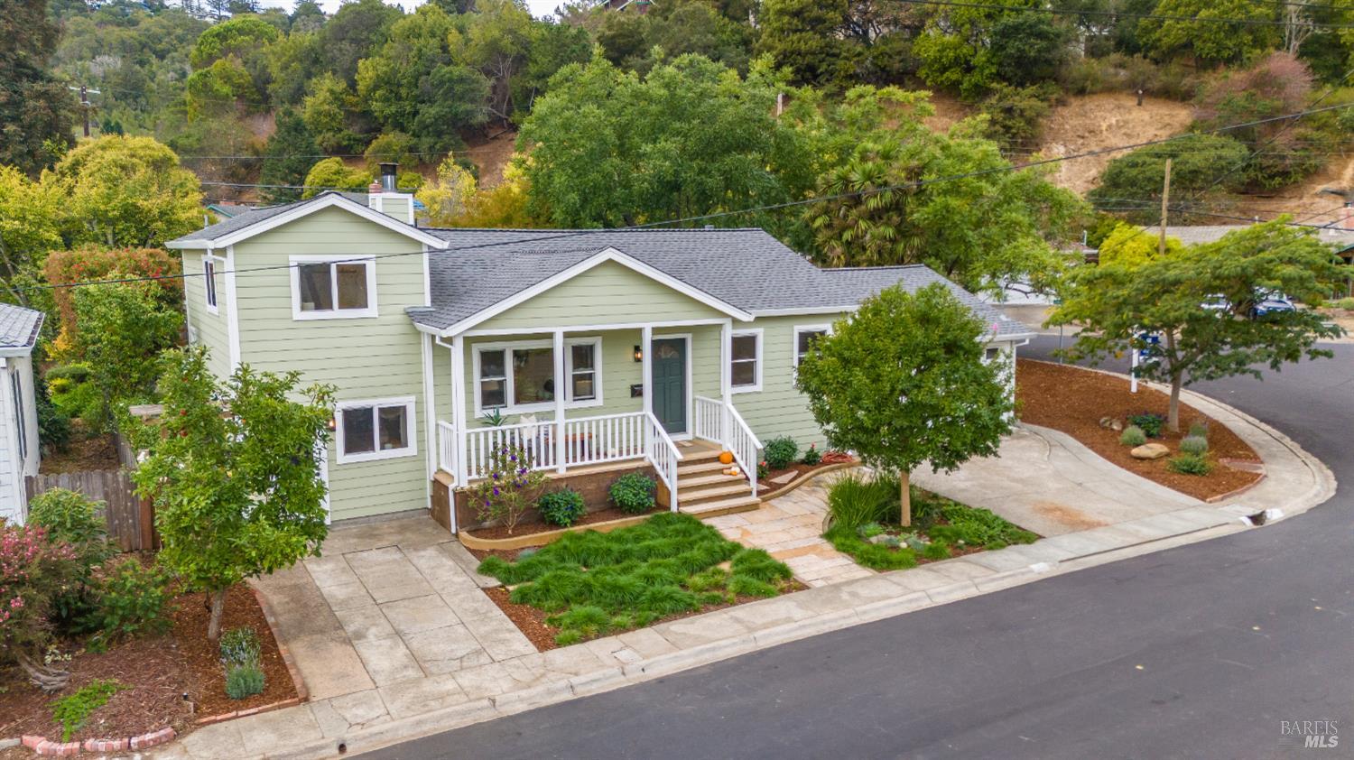 4 Meadow Ave