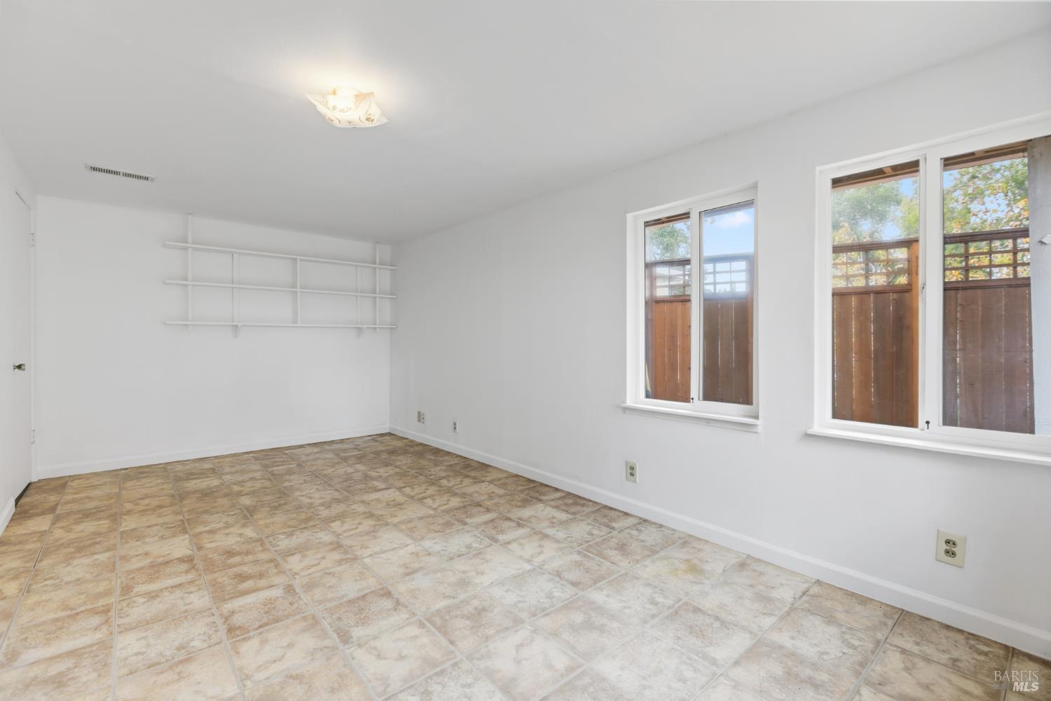 53 Manzanita Ct