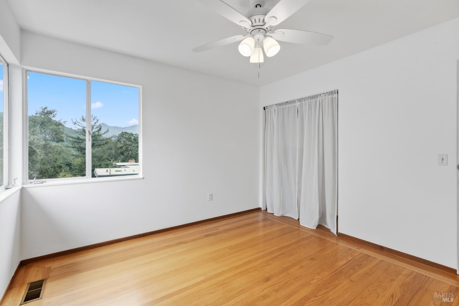 53 Manzanita Ct