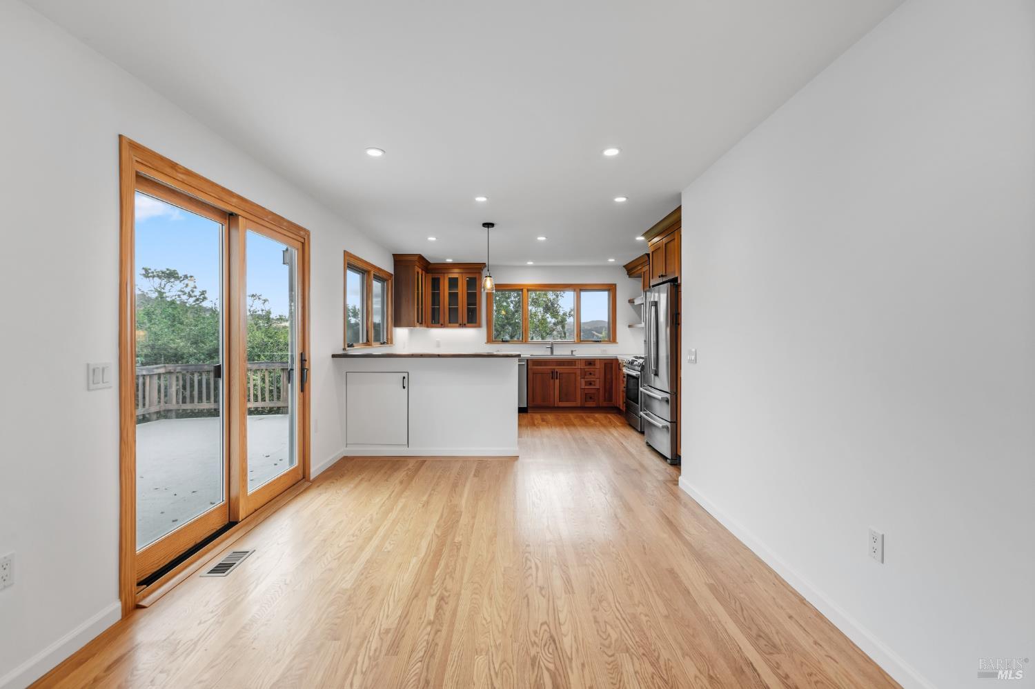 53 Manzanita Ct