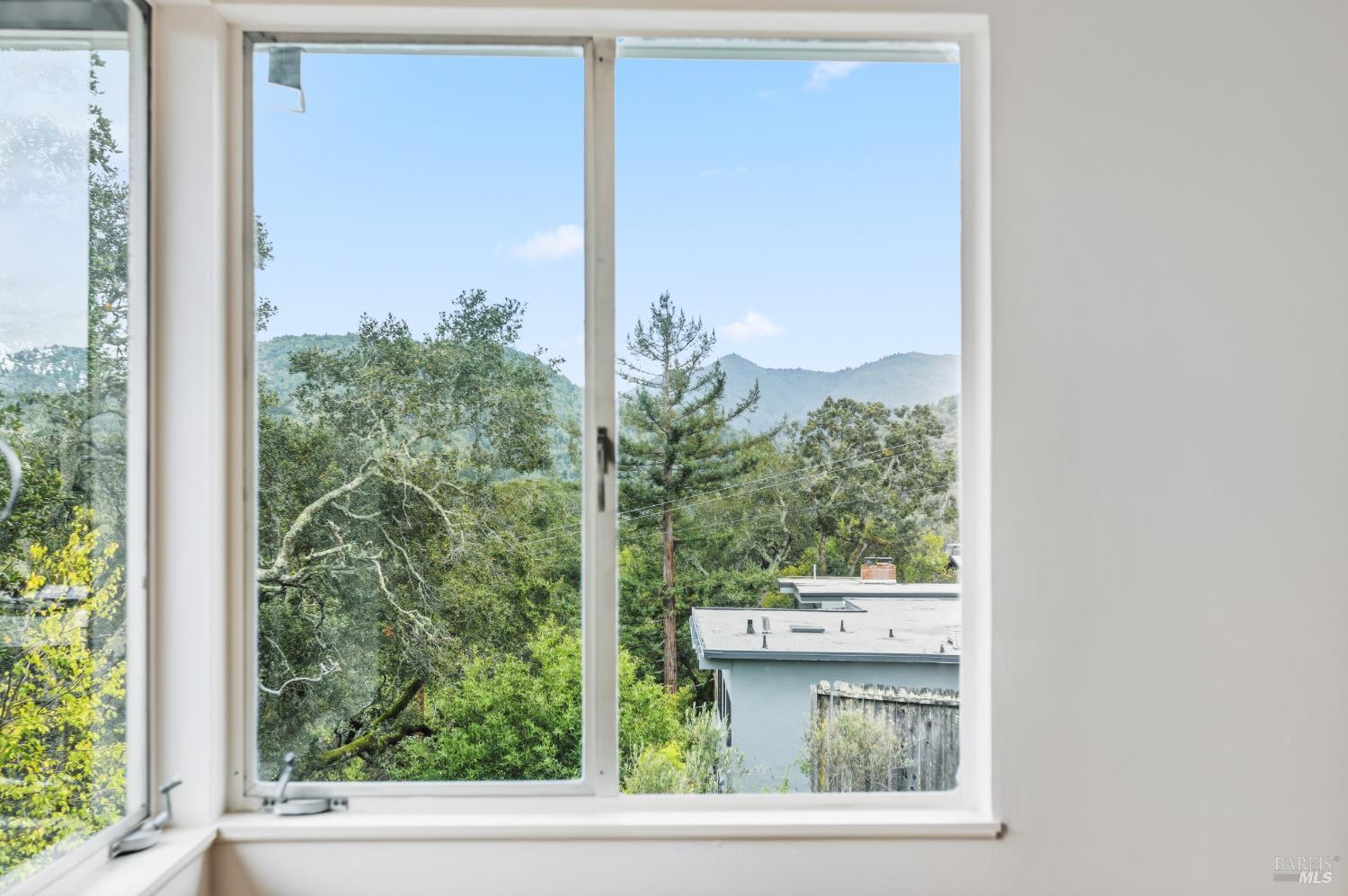 53 Manzanita Ct