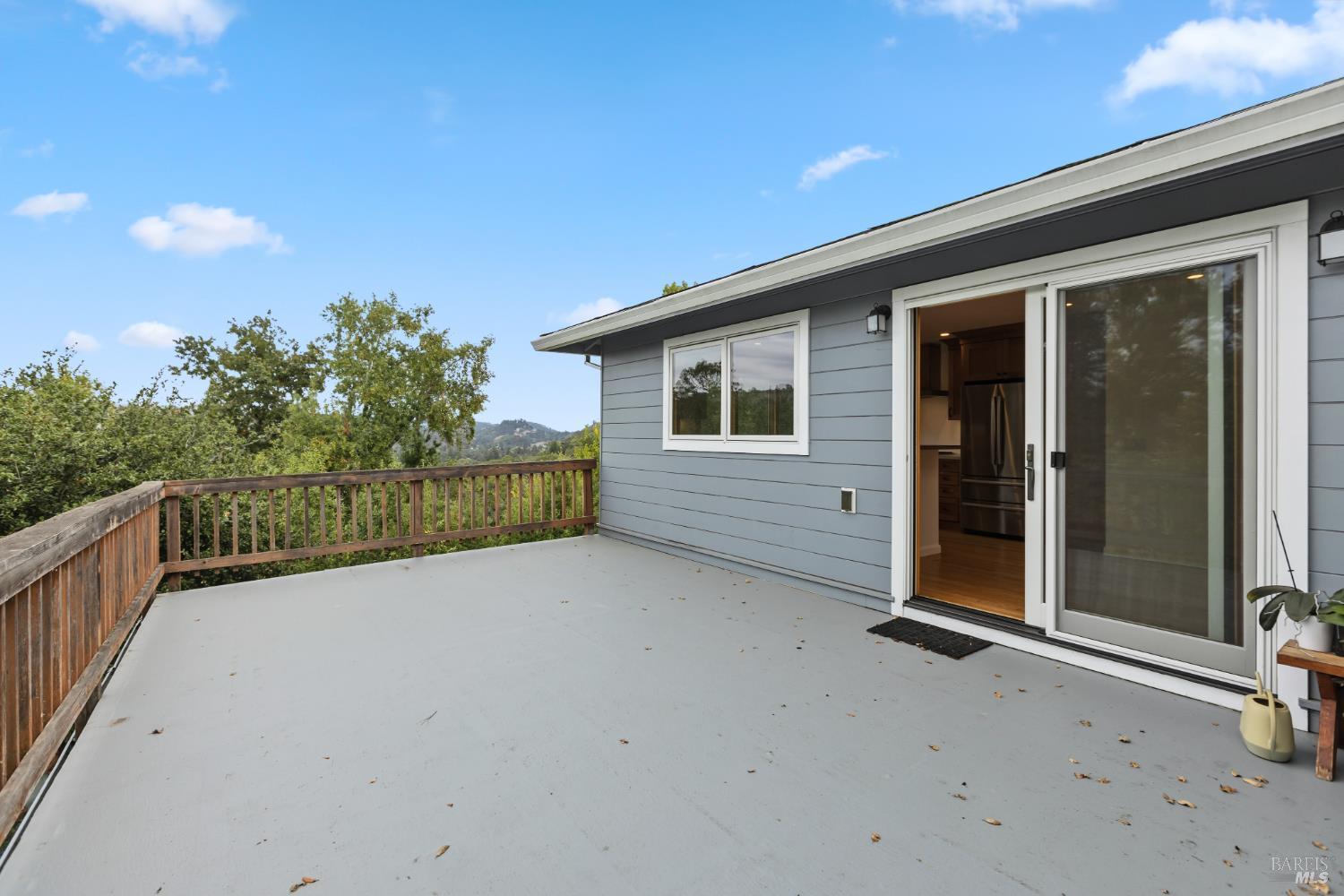 53 Manzanita Ct