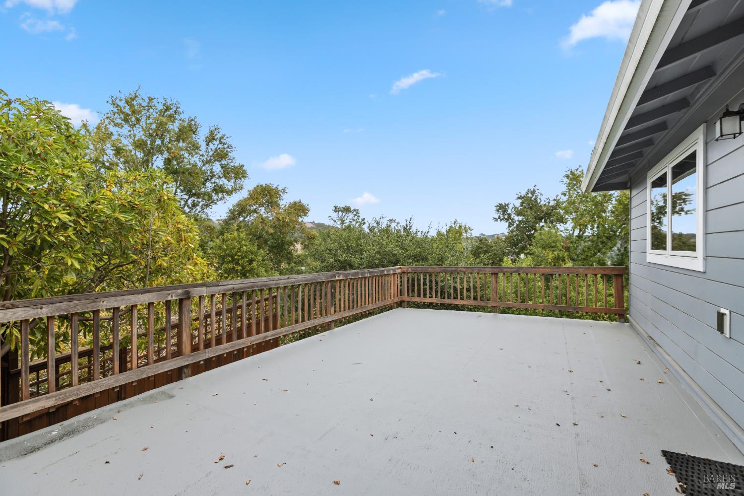 53 Manzanita Ct