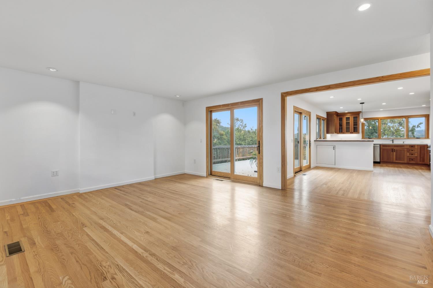 53 Manzanita Ct