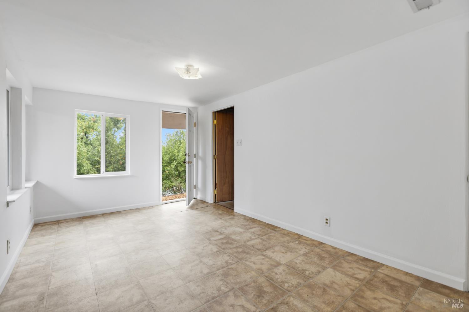 53 Manzanita Ct