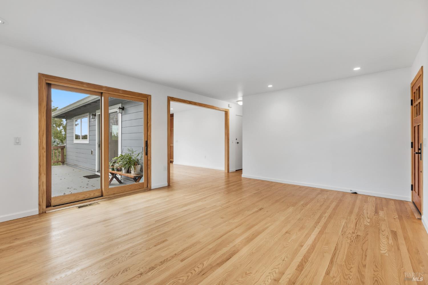 53 Manzanita Ct