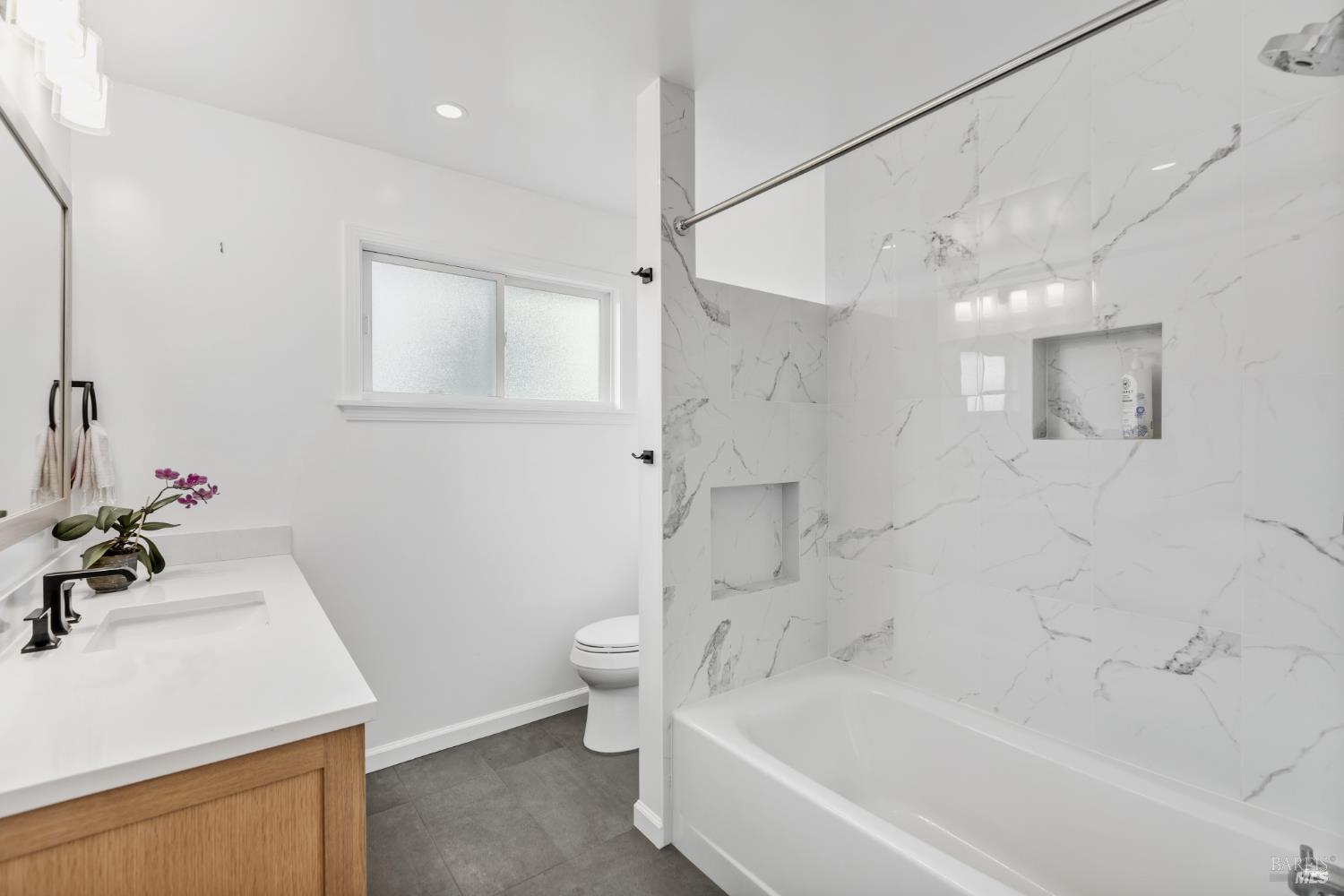 53 Manzanita Ct