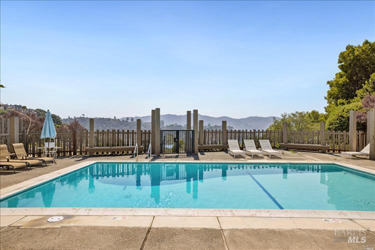 60 Marinero Cir