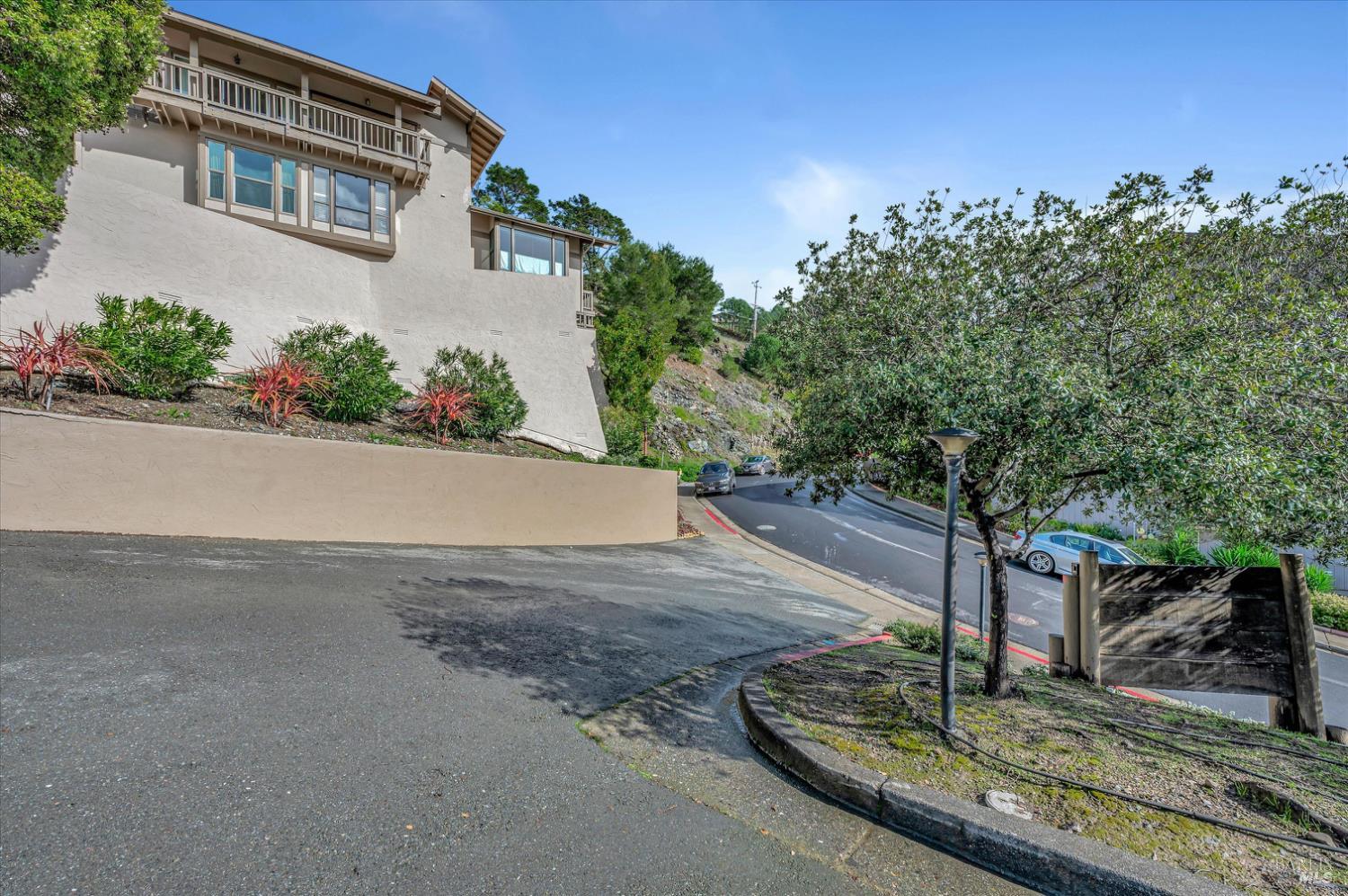 60 Marinero Cir