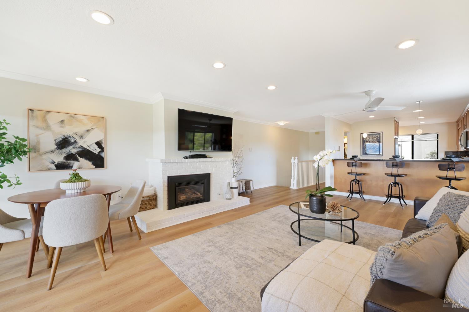 60 Marinero Cir