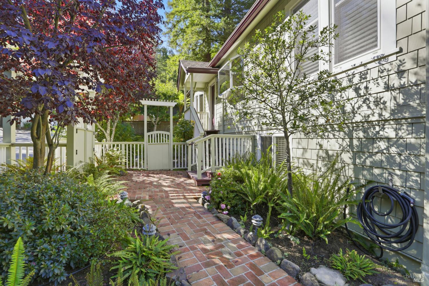 2 Fern Rd