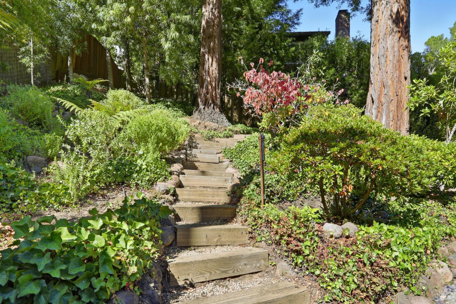 2 Fern Rd