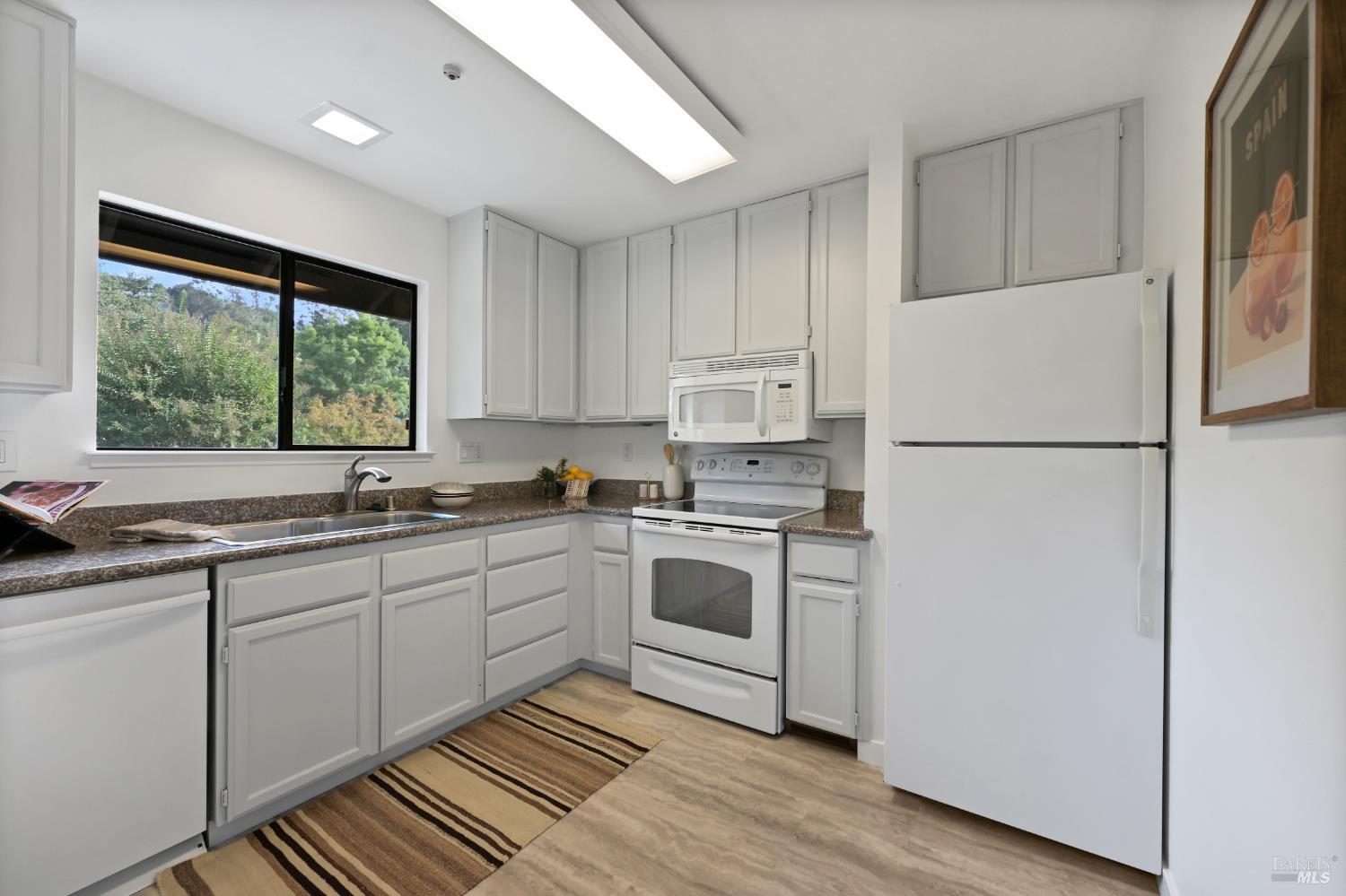 1 Aspen Ct
