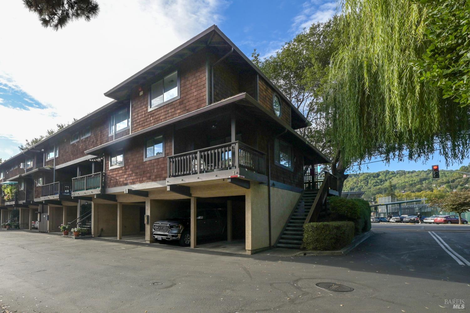 1 Aspen Ct