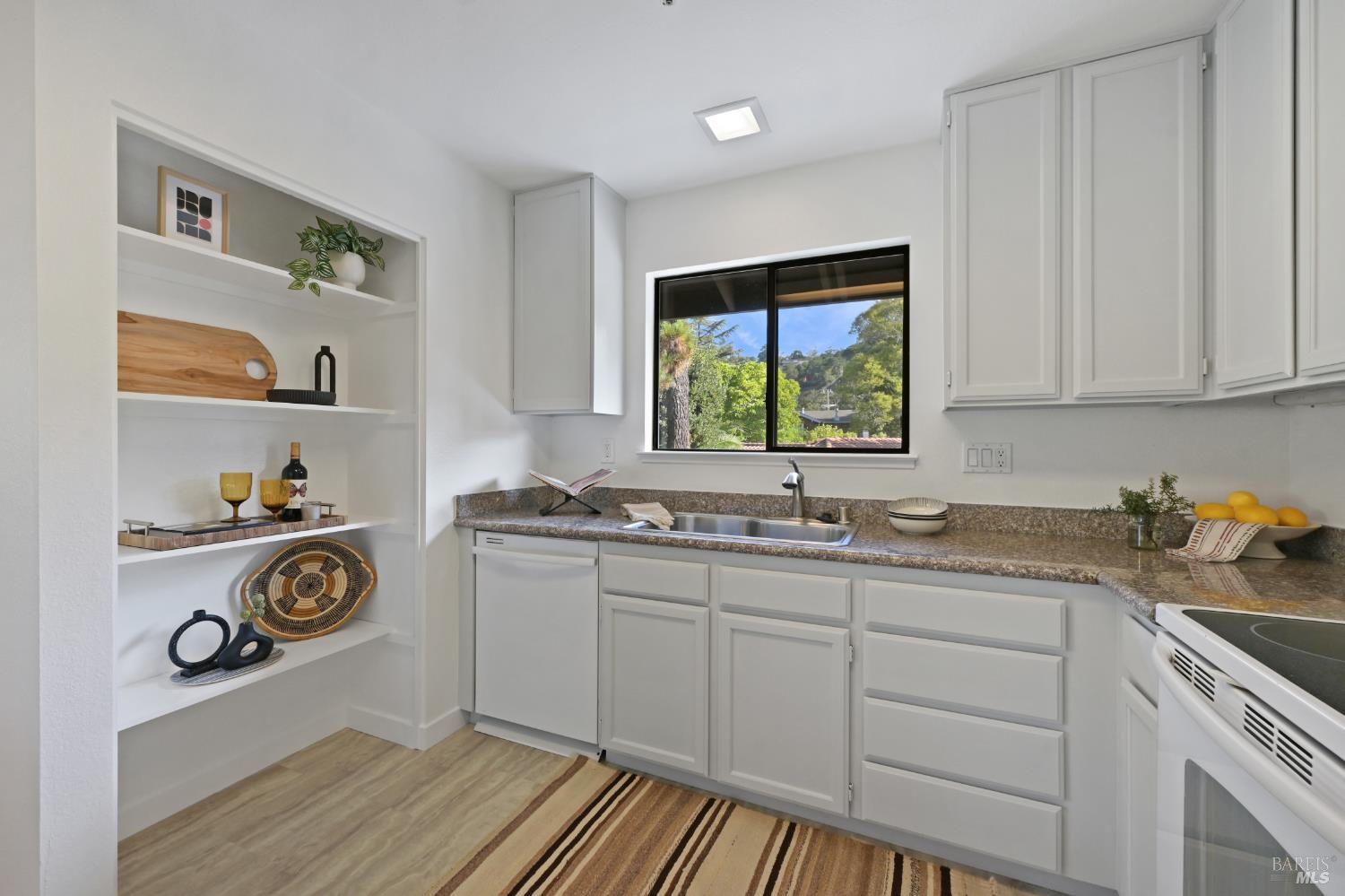 1 Aspen Ct