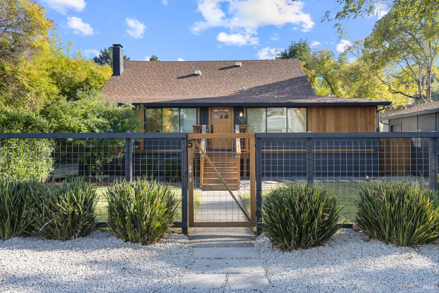 5 Hillside Ave