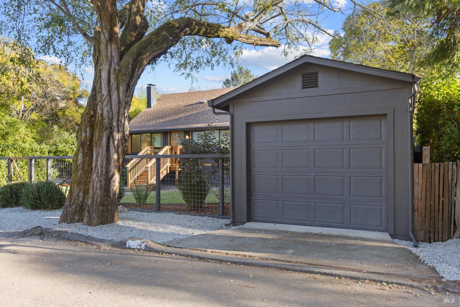5 Hillside Ave
