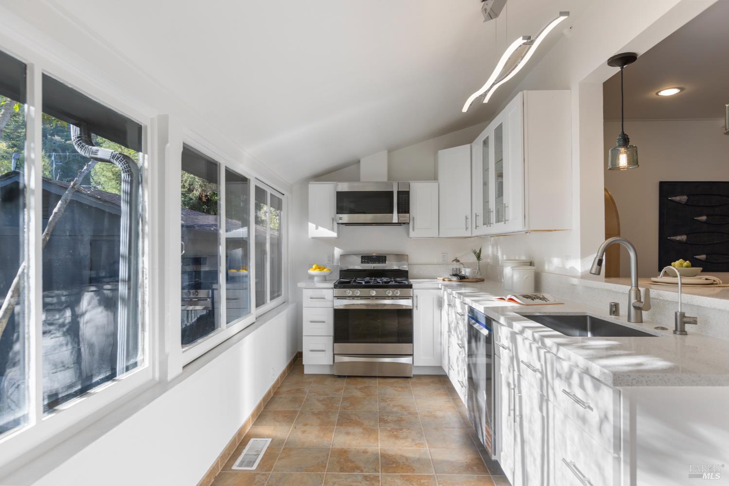 5 Hillside Ave