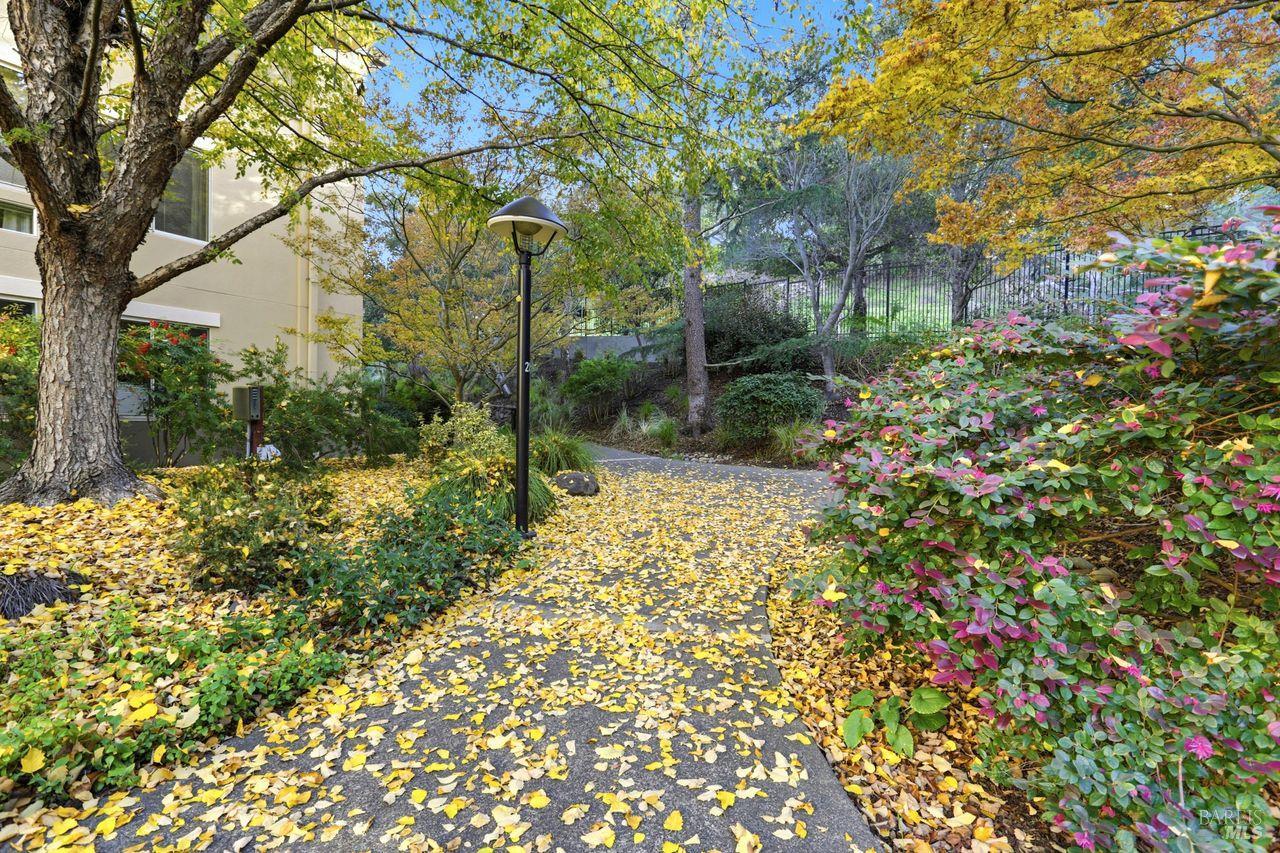 400 Deer Valley Road Unit: #2F