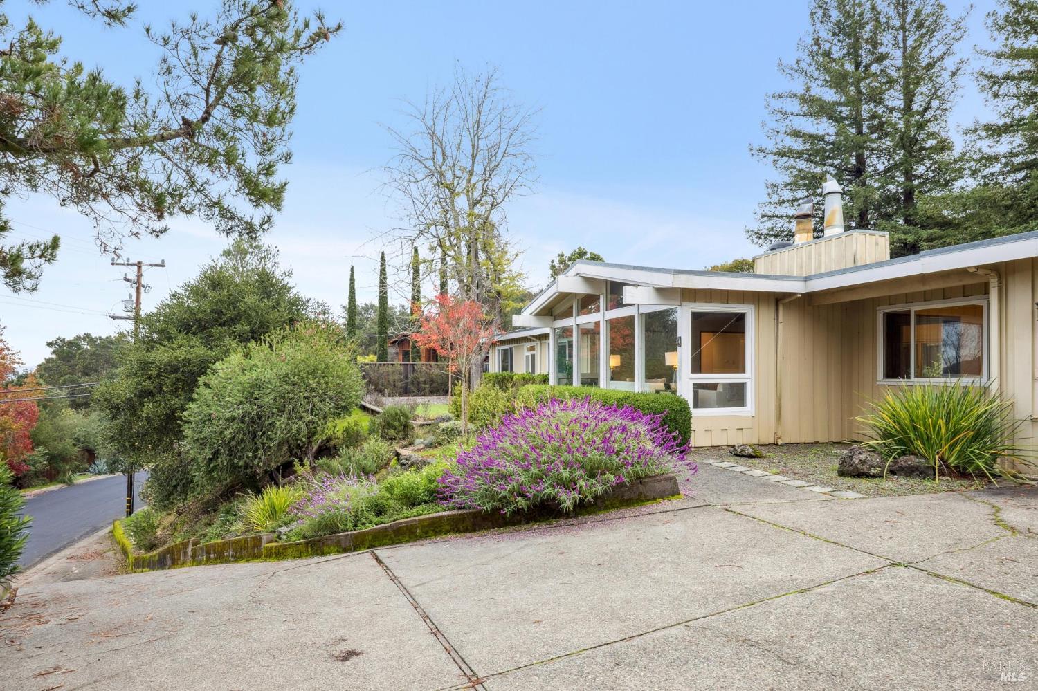 295 Stuyvesant Drive