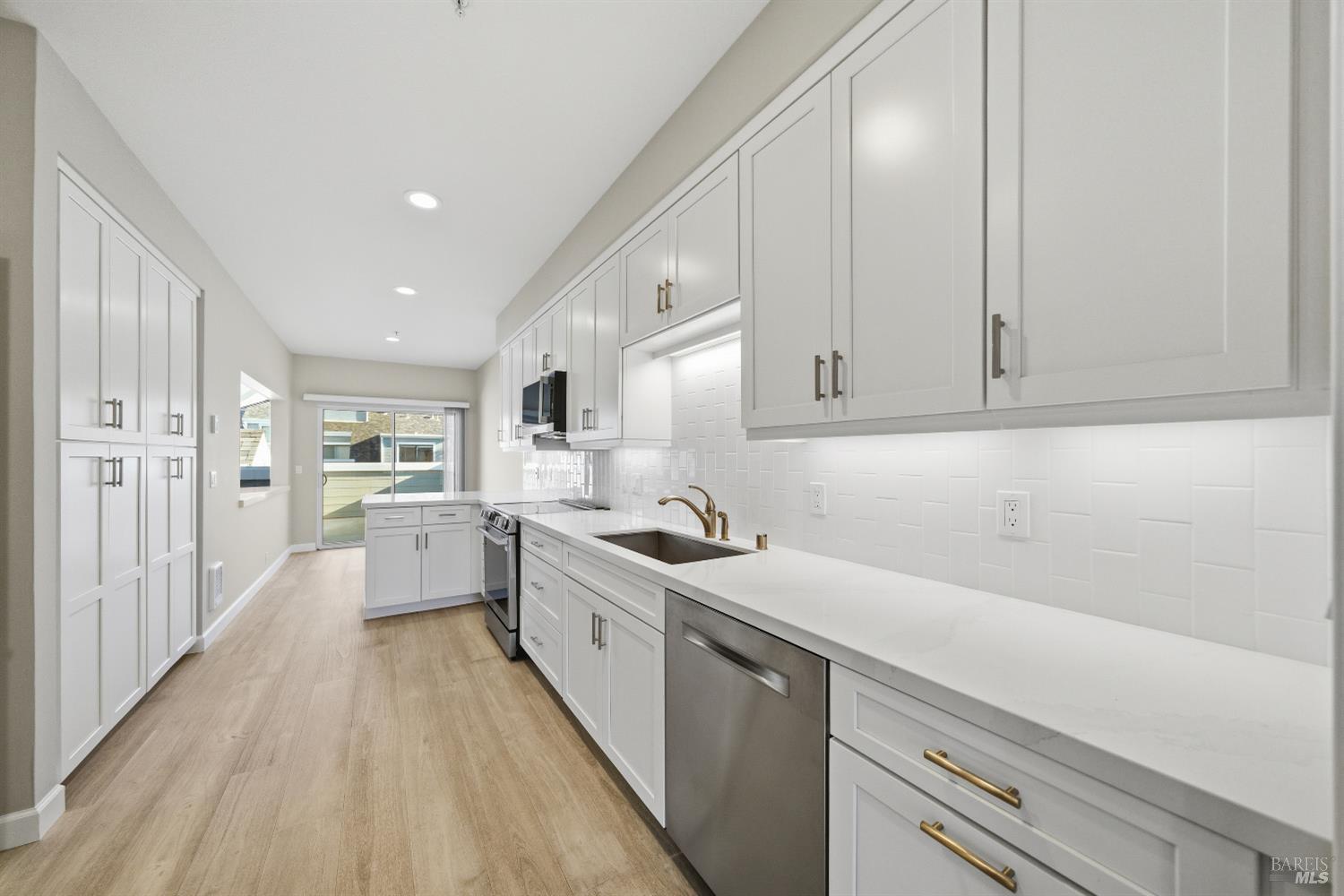 6041 Shelter Bay Avenue