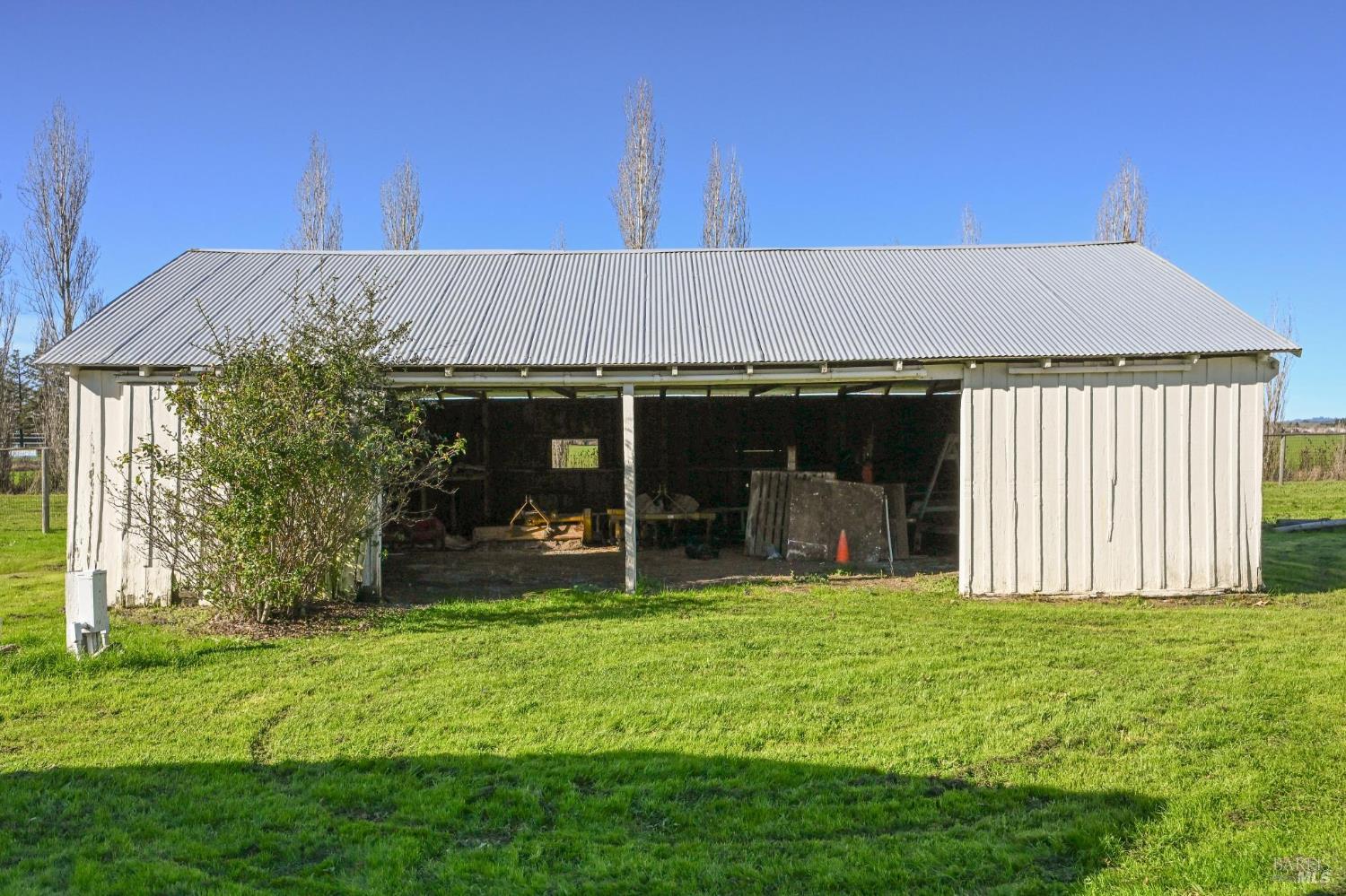 3957 Lakeville Highway